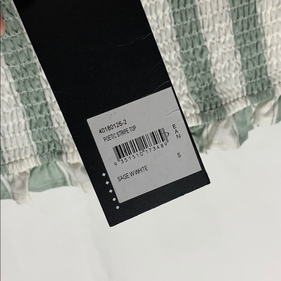 •The Fifth Label Crop Top• - Picture 3 of 5